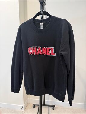 Gildan Black Crewneck Sweater • Designer Inspired